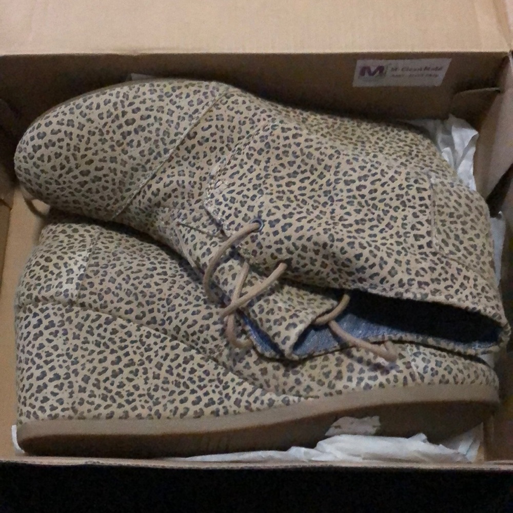 Toms Desert Wedge-Cheetah Suede